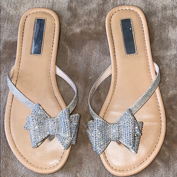 Silver Bow Sandals - Picture 1 of 4